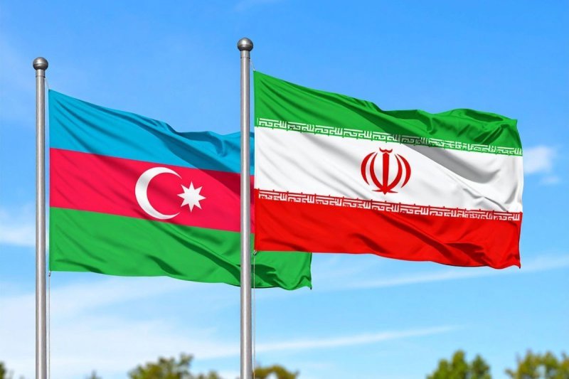 Azərbaycan İrandan diplomatik heyətini çıxarır