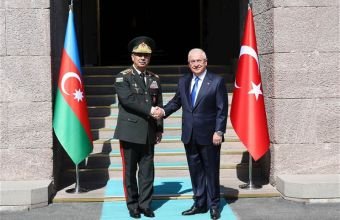 Azərbaycan və Türkiyə müdafiə nazirləri arasında telefon danışığı olub