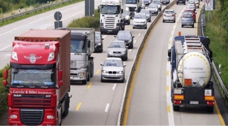 Azərbaycanda avtomobil nəqliyyatı ilə daşımalar 4 %-dən çox artıb