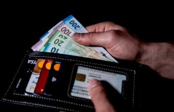 Azərbaycanda informasiya və rabitə sektorunda orta maaş 4 %-dən çox artıb