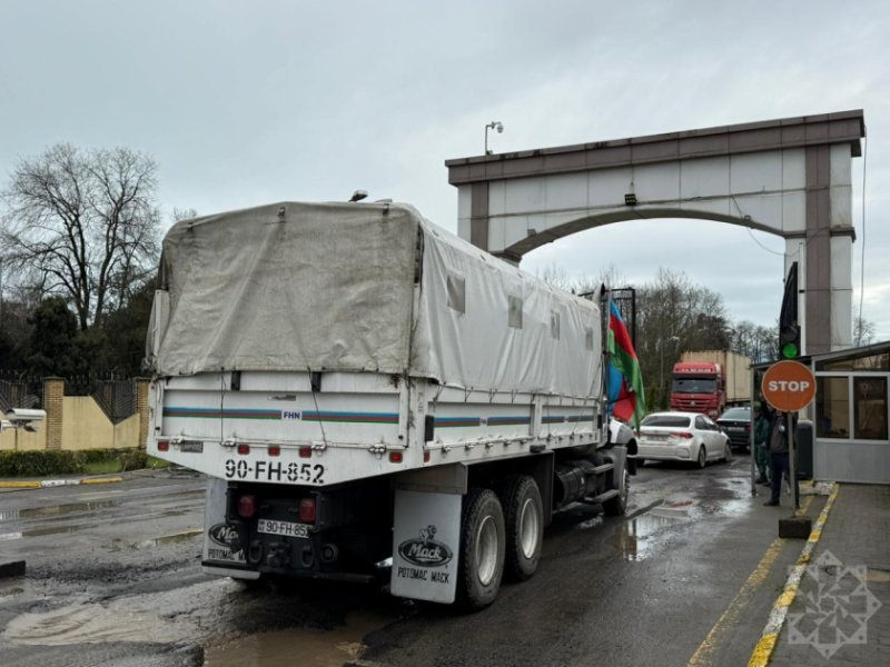 Azərbaycanın İrana humanitar yardımını çatdıran maşın karvanı geri qayıdıb
