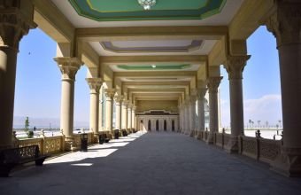 Bu gecə ehtimal edilən üçüncü Qədr gecəsidir