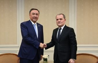 Ceyhun Bayramov İstanbulda TDT Baş katibi ilə görüşüb