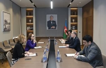 Ceyhun Bayramov Rebeka Qrinspan ilə görüşüb