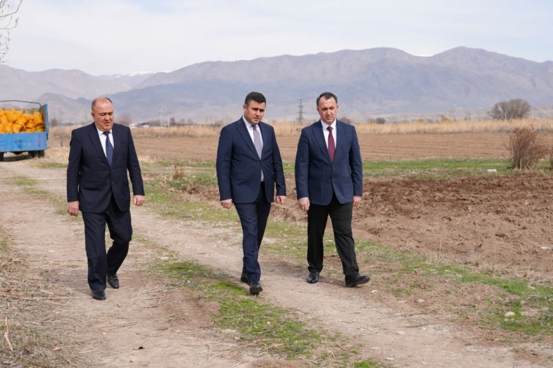 Ceyhun Cəlilov Şərurda torpaq mülkiyyətçiləri ilə görüşüb -