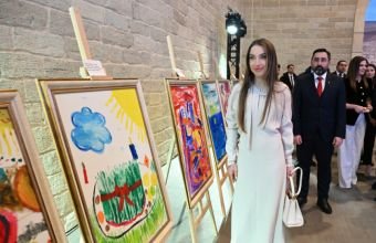 Daş Salnamə Muzeyində “Çərçivədən kənar” adlı inklüziv incəsənət sərgisi açılıb