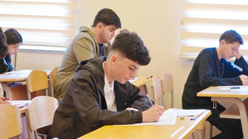 DİM orta təhsil səviyyəsi üzrə buraxılış imtahanı keçirib