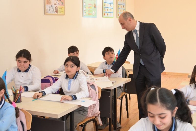 Emin Əmrullayev Xankəndi və Xocalı məktəblərində olub -