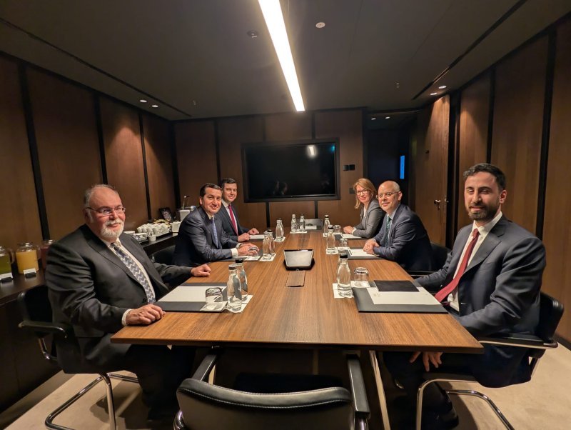 Hikmət Hacıyev Akif Çağatay Kılıçla görüşüb