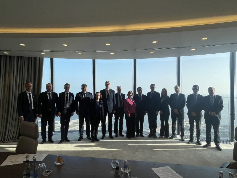 Hikmət Hacıyev Şimali Baltik Səkkizliyi ölkələrinin siyasi direktorları ilə görüşüb