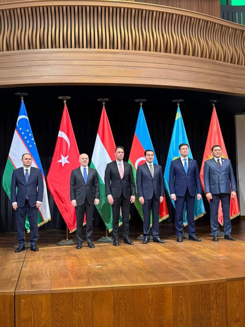 Hikmət Hacıyev TDT ölkələri rəhbərlərinin köməkçilərinin görüşündə iştirak edib