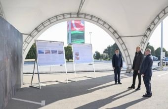 İlham Əliyev Bakıda məişət tullantıları daşıyan texnikalarla tanış olub -