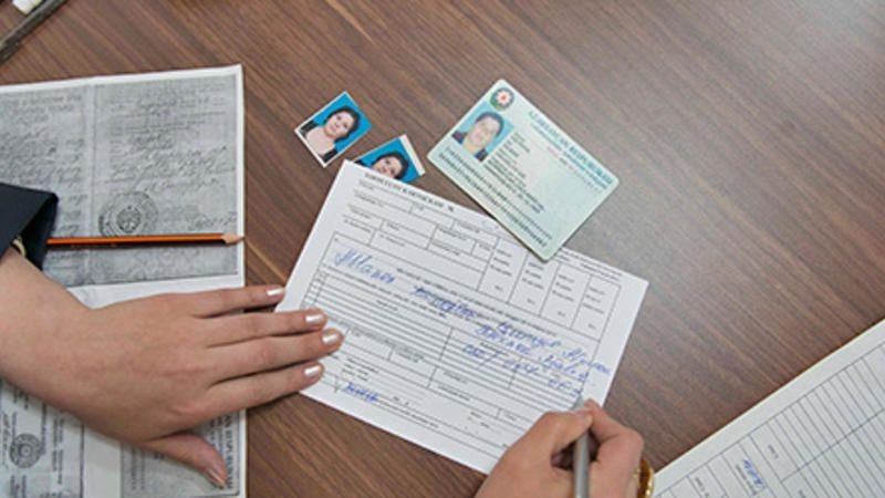 İlk dəfə işə başlayanlara sağlamlıq arayışı rüsumsuz ola bilər