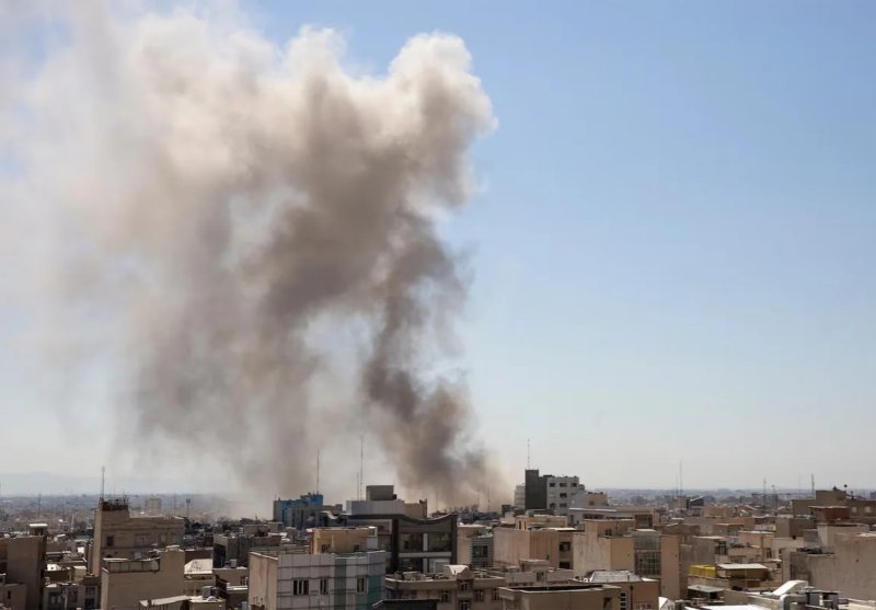 İsrail İranın məxfi nüvə mərkəzinə zərbə endirdiyini bildirib