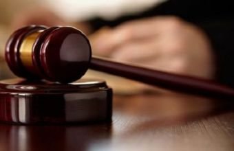 Məhkəmə hansı şəxslərə tibbi xarakterli məcburi tədbirlər təyin edir? -