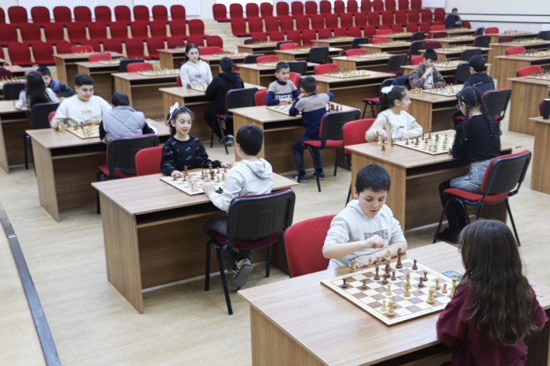 Məktəblilərin şahmat üzrə muxtar respublika birinciliyində qaliblər bəlli olub -