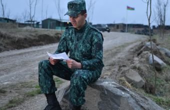 Məktəblilərin yazdığı məktublar sərhədçilərə çatdırıldı -