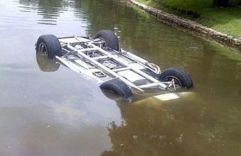 Naxçıvanda avtomobil su kanalına aşıb, xəsarət alanlar var