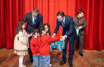 Naxçıvanda sosial qayğıya ehtiyacı olan 300 uşağa bayram hədiyyələri təqdim edilib -