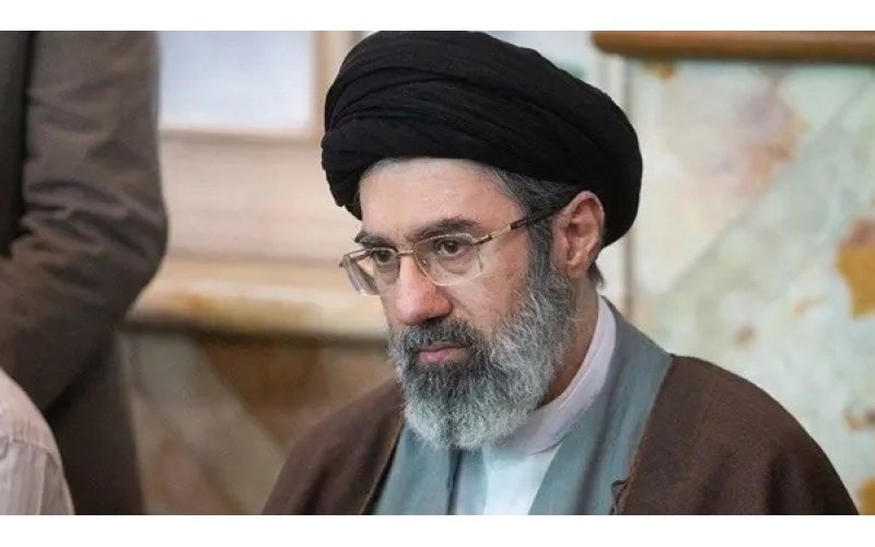 Pit Heqset Müctəba Xameneinin ilk bəyanatını tənqid edib