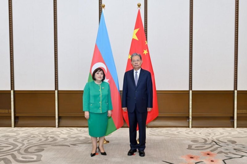 Sahibə Qafarova Cao Lıci ilə görüşüb