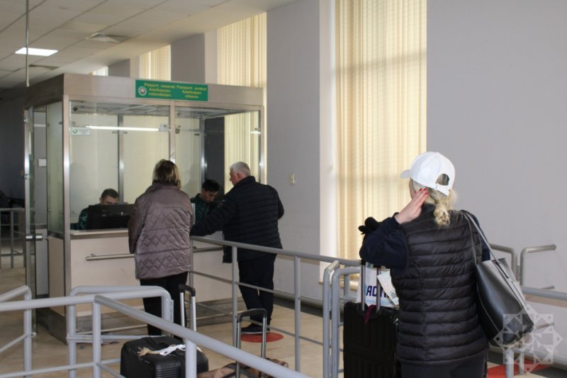 Son iki saatda İrandan Azərbaycana daha 13 nəfər təxliyə olunub