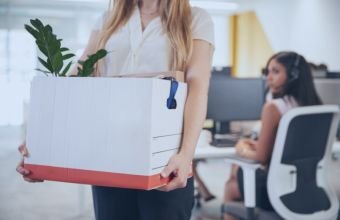 Ştat ixtisarı zamanı işçilər əvvəlcədən xəbərdar edilməlidirmi? -