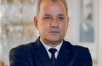 Teatr dünyaya  pəncərədir