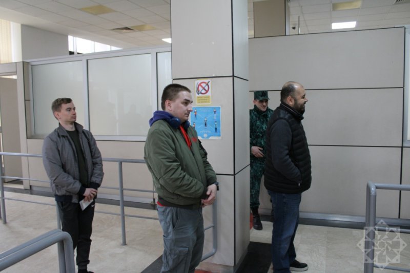 Üç ölkənin diplomatları da daxil olmaqla daha 70-yə yaxın əcnəbi Azərbaycana təxliyə edilib