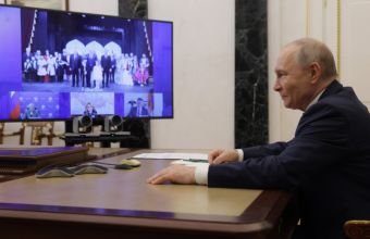 Vladimir Putin Dərbənddə Azərbaycan Teatrının açılışını edib