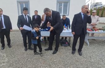 Xocavəndin Xanoba kəndində 25 ailəyə evlərinin açarları təqdim olunub