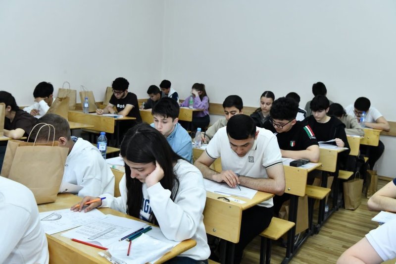 11-ci sinif şagirdləri buraxılış imtahanında xarici dil fənnindən esse də yazacaq