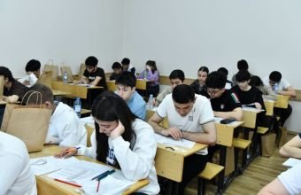 11-ci sinif şagirdləri buraxılış imtahanında xarici dil fənnindən esse də yazacaq