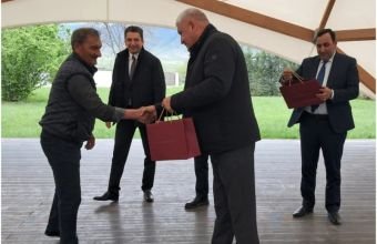 Ağdərənin Aşağı Oratağ kəndinə köçən 6 ailəyə mənzillərinin açarları təqdim olunub