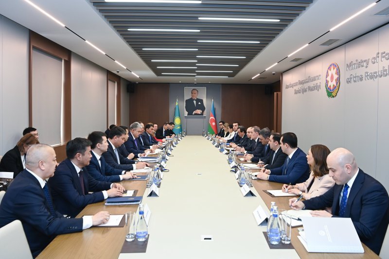 Azərbaycan və Qazaxıstan XİN başçıları arasında geniştərkibli görüş keçirilib