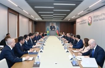 Azərbaycan və Qazaxıstan XİN başçıları arasında geniştərkibli görüş keçirilib