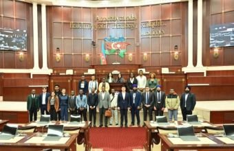 Beynəlxalq gənclər forumunun bir qrup iştirakçısı Milli Məclisdə olub