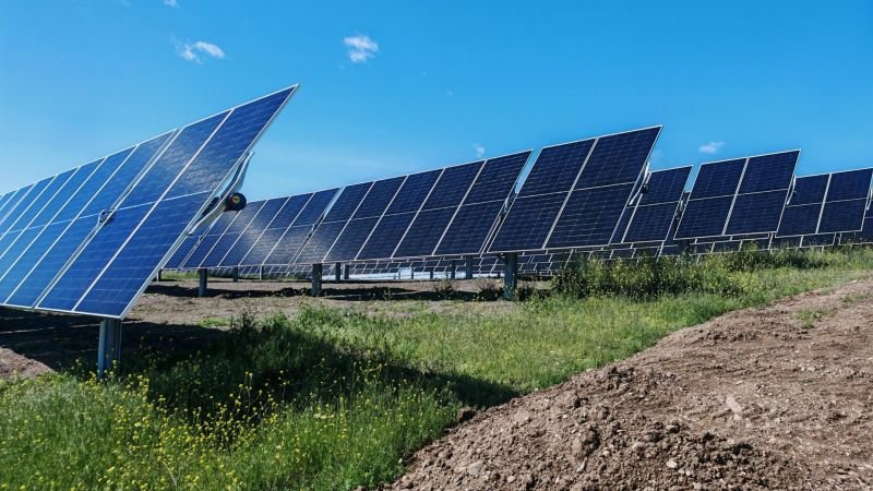 Cəbrayılda Şəfəq layihəsi çərçivəsində ilk günəş paneli quraşdırıldı