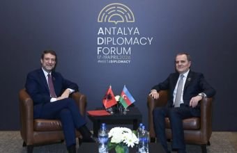 Ceyhun Bayramov albaniyalı həmkarı ilə görüşüb