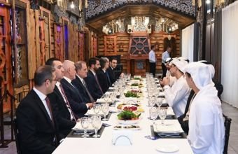 Ceyhun Bayramov BƏƏ-nin dövlət nazirinin başçılıq etdiyi nümayəndə heyəti ilə görüşüb