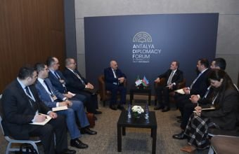 Ceyhun Bayramov Əhməd Attaf ilə görüşüb