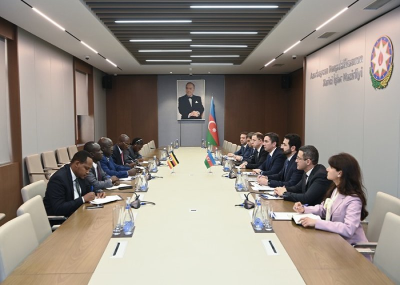 Ceyhun Bayramov Henri Okello Oryem ilə görüşüb