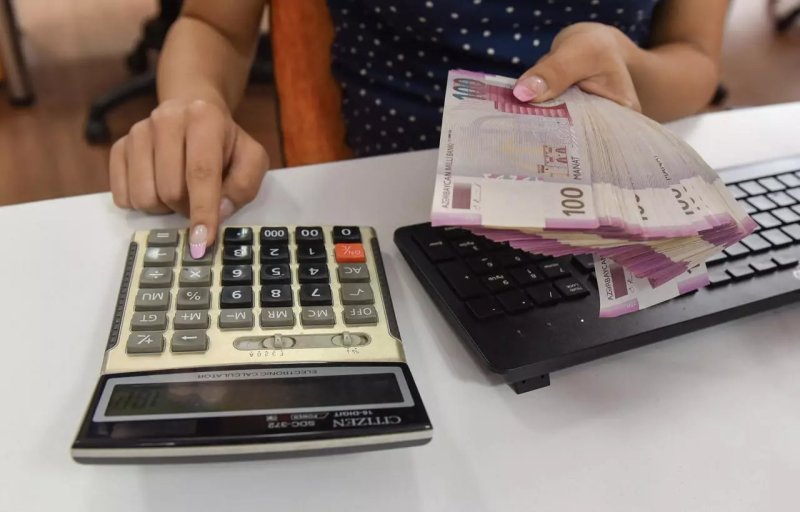 Dövlət qurumlarında işləyən şəxslərin maaşı ilə bağlı yeni qərar