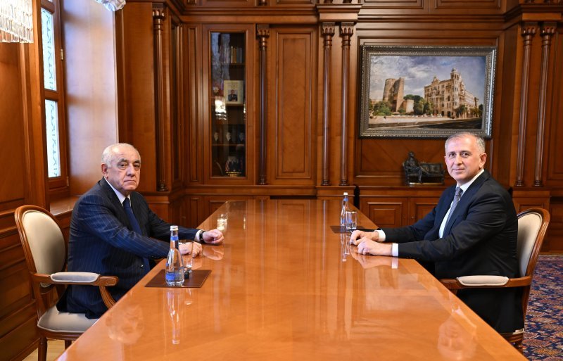 Əli Əsədov Zurab Pataradze ilə görüşüb