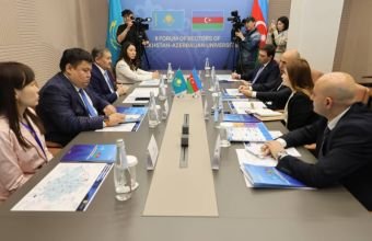 Emin Əmrullayev qazaxıstanlı həmkarı ilə görüşüb