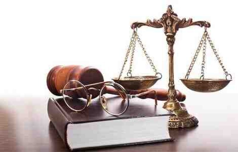 Hüquq ədəbiyyatında əcnəbilər və vətəndaşlığı olmayan şəxslər bir-birlərindən necə fərqləndirilir? -