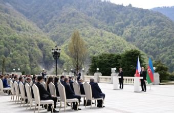 İlham Əliyev və Andrey Babiş mətbuata bəyanatlarla çıxış ediblər -