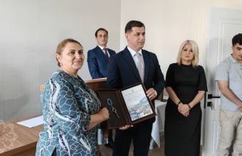 Kəlbəcərə yeni köçürülən sakinlərə mənzillərin açarları təqdim edilib -