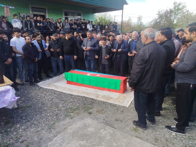 Mina partlayışının qurbanı olan ANAMA-nın əməkdaşı dəfn edilib