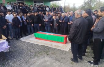 Mina partlayışının qurbanı olan ANAMA-nın əməkdaşı dəfn edilib